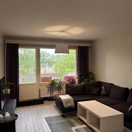 Remontoitu 100m2 Kerrostalohuoneisto Hangossa, 3 Makuuhuonetta, Etelaeparveke Apartman Hanko
