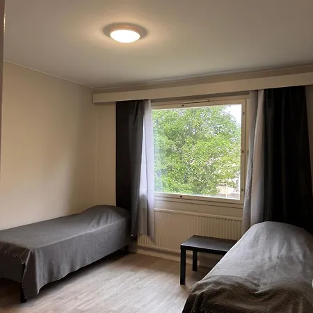 Remontoitu 100m2 Kerrostalohuoneisto Hangossa, 3 Makuuhuonetta, Etelaeparveke Apartman *